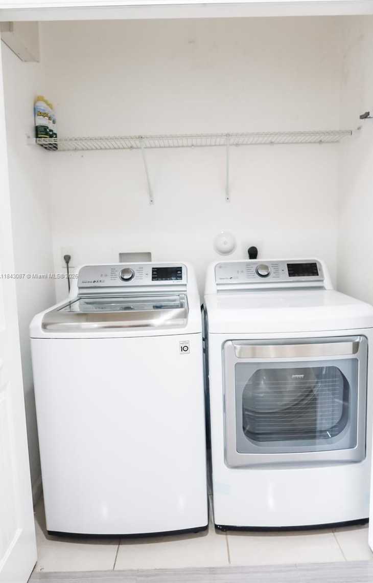 Small Image of 21416 NORTH WEST 13TH PL, Miami Gardens Number 10
