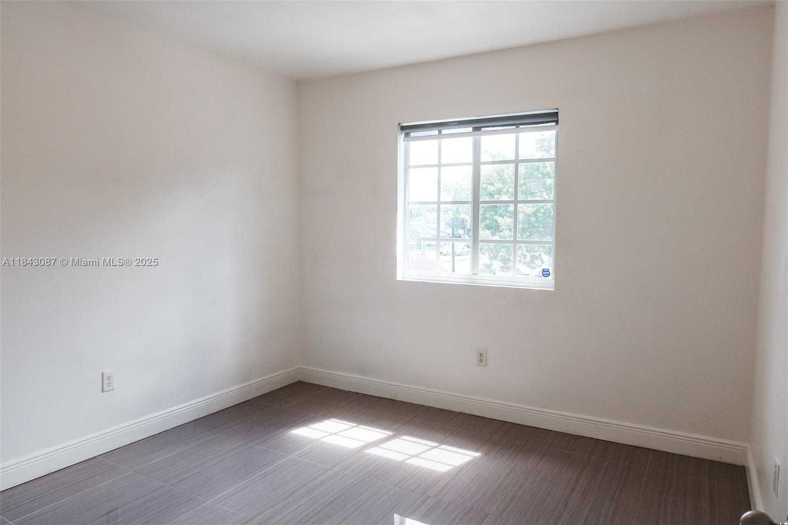Small Image of 21416 NORTH WEST 13TH PL, Miami Gardens Number 13