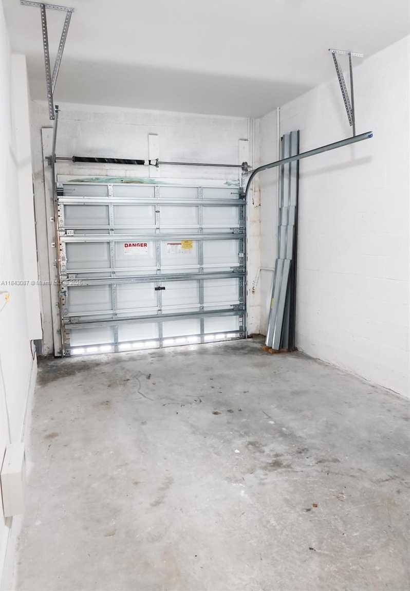Small Image of 21416 NORTH WEST 13TH PL, Miami Gardens Number 18