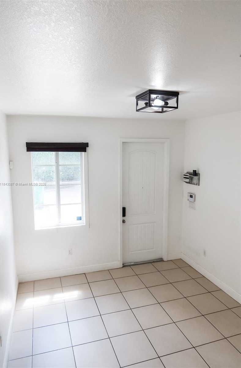 Small Image of 21416 NORTH WEST 13TH PL, Miami Gardens Number 5