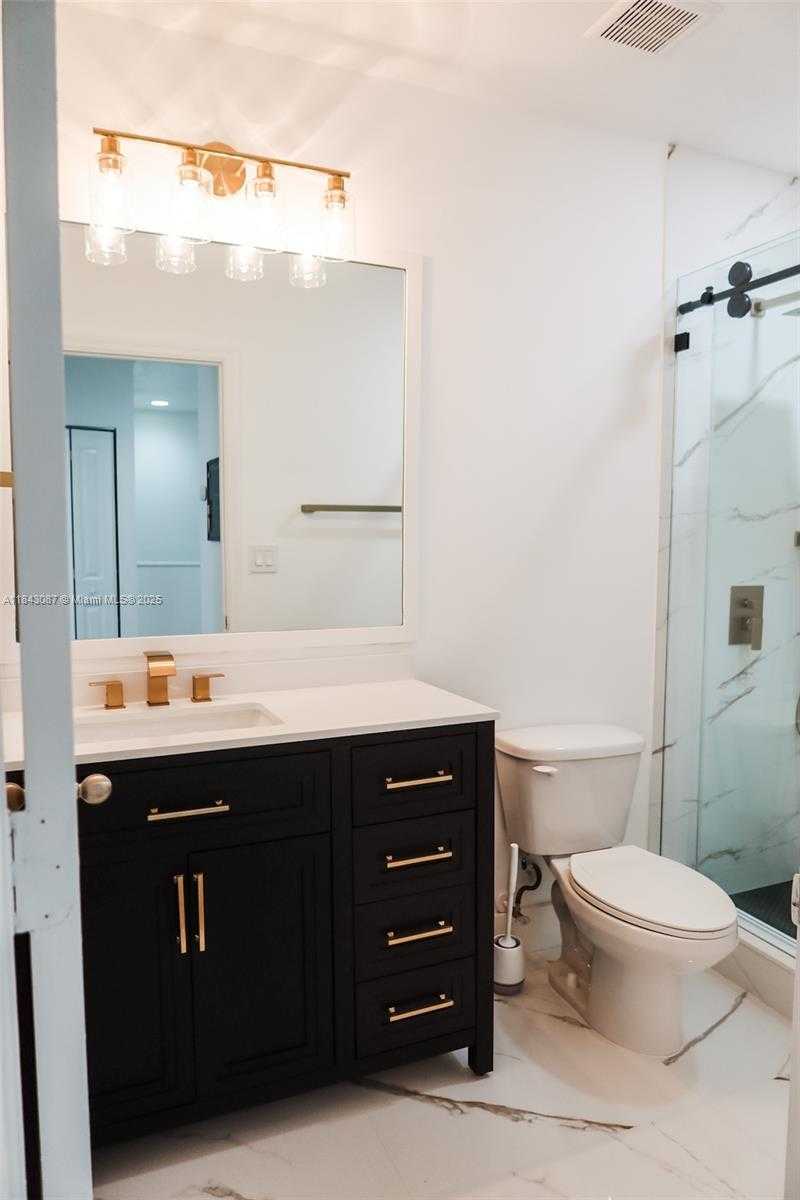Small Image of 21416 NORTH WEST 13TH PL, Miami Gardens Number 7