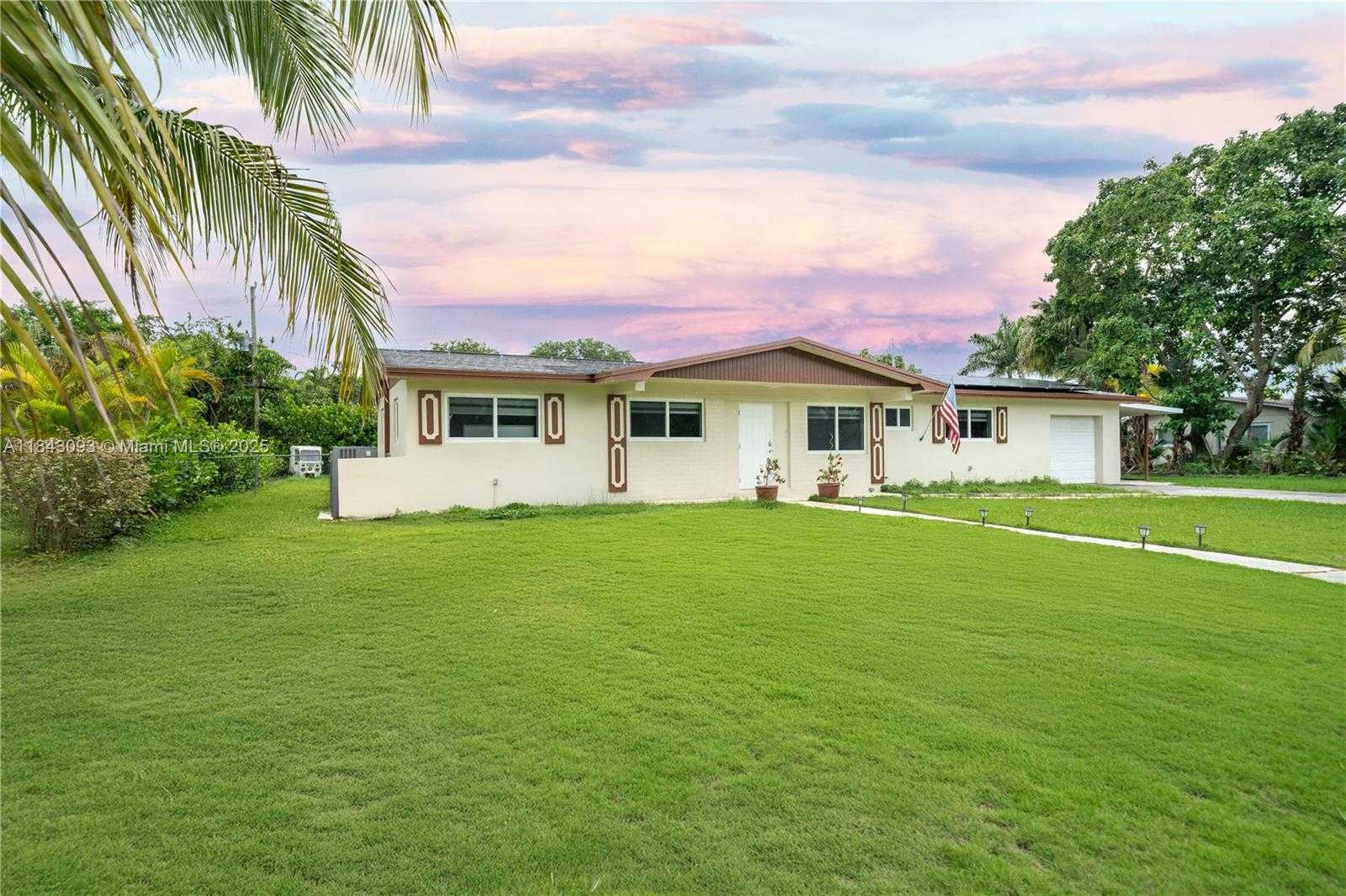 Small Image of 27441 SOUTH WEST 165TH AVE, Homestead Number 2