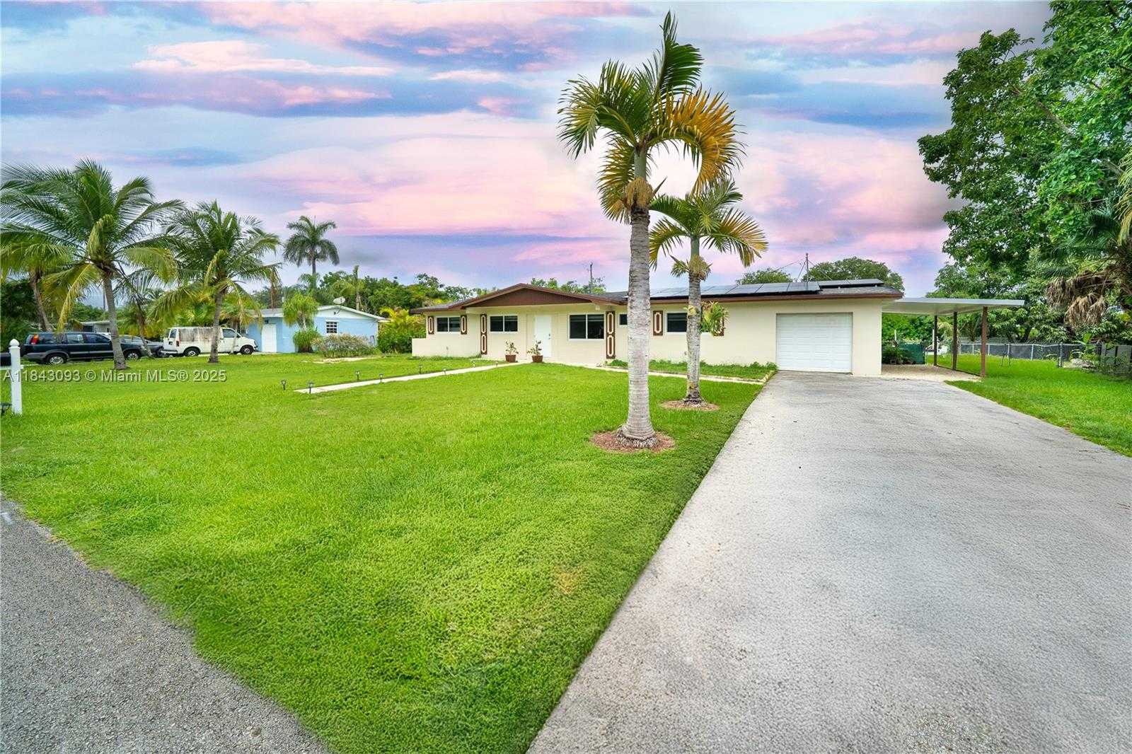 Small Image of 27441 SOUTH WEST 165TH AVE, Homestead Number 3