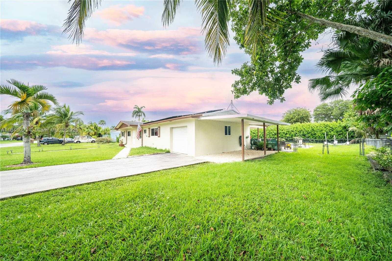 Small Image of 27441 SOUTH WEST 165TH AVE, Homestead Number 5