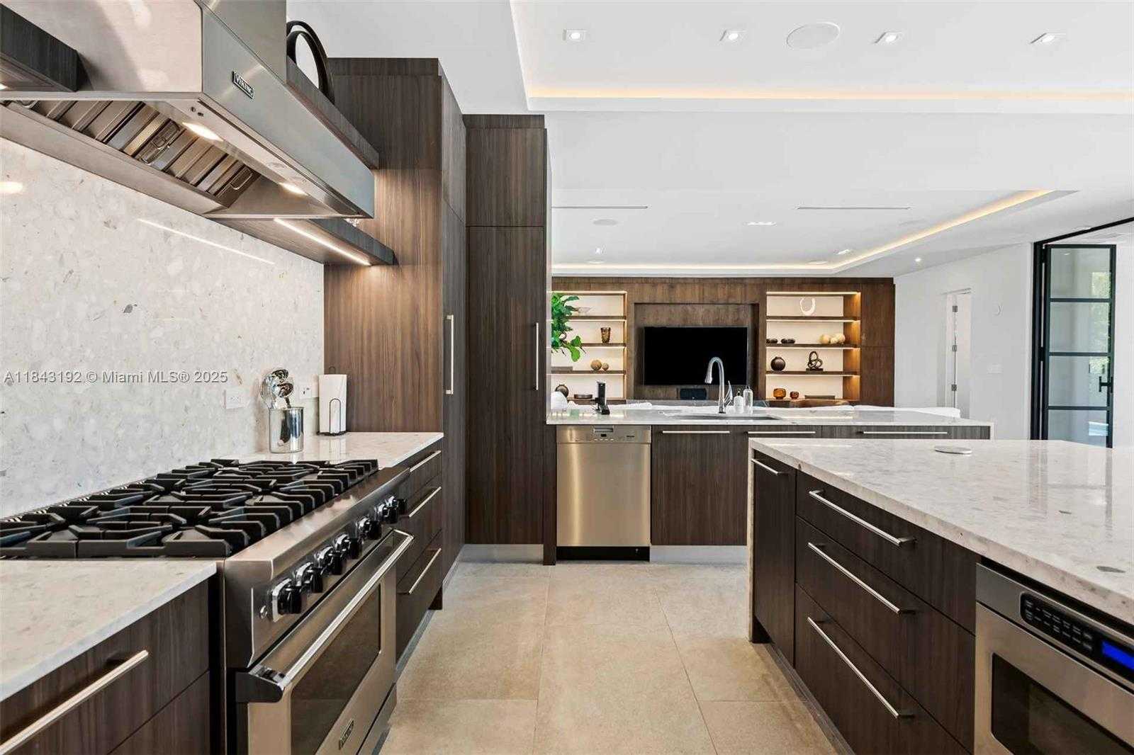 Small Image of 5288 ALTON RD, Miami Beach Number 10