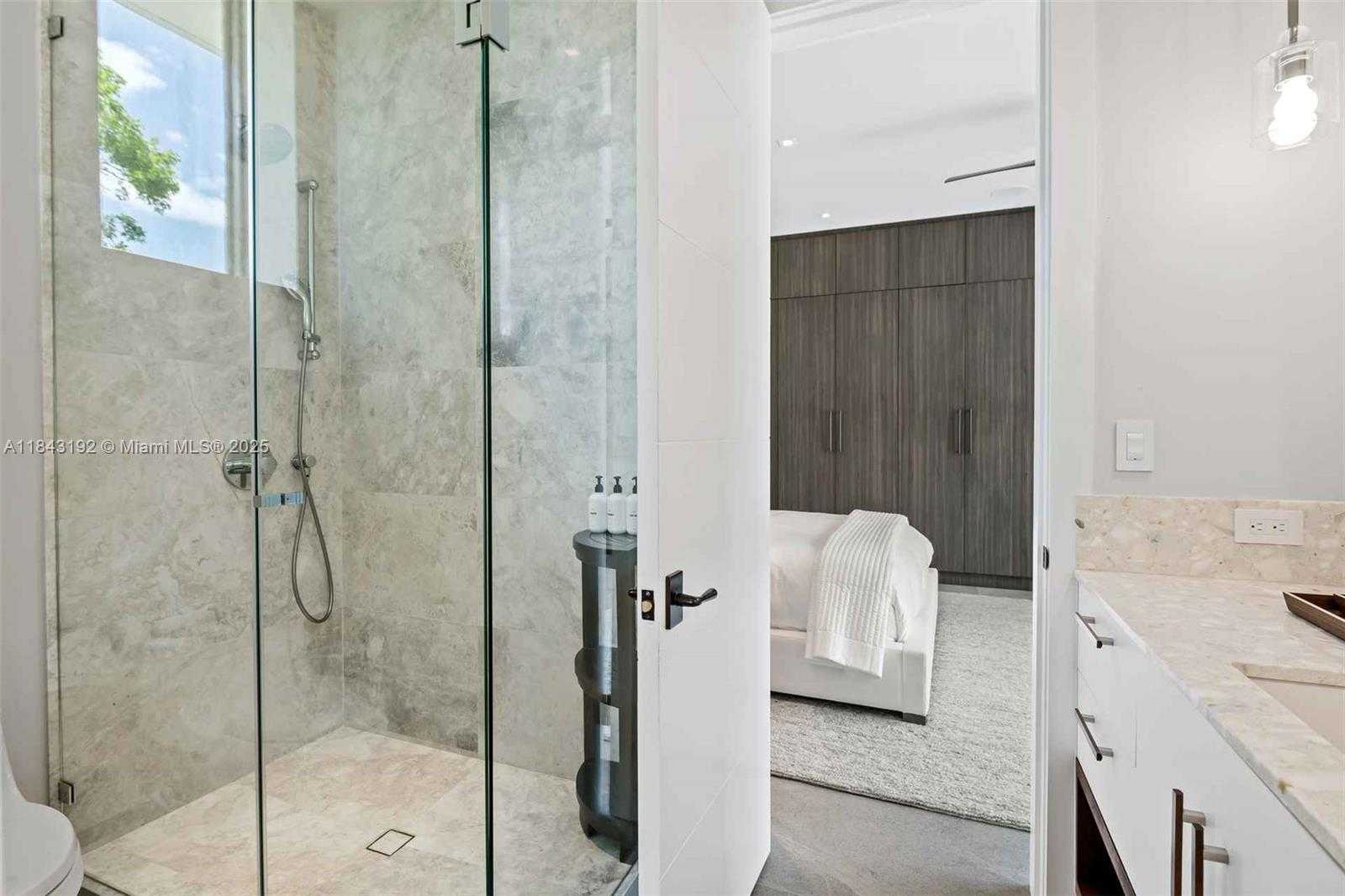 Small Image of 5288 ALTON RD, Miami Beach Number 15
