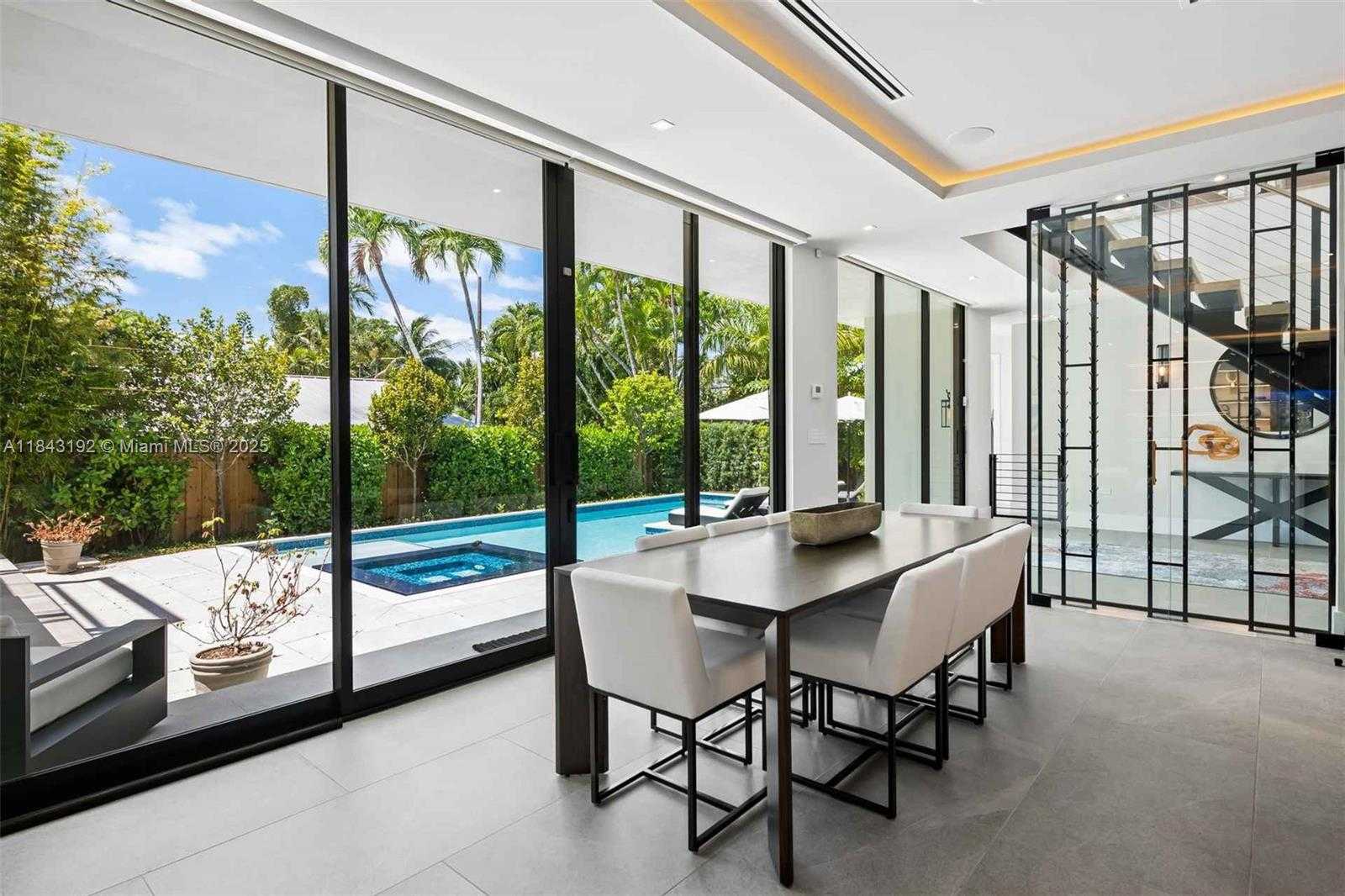 Small Image of 5288 ALTON RD, Miami Beach Number 2