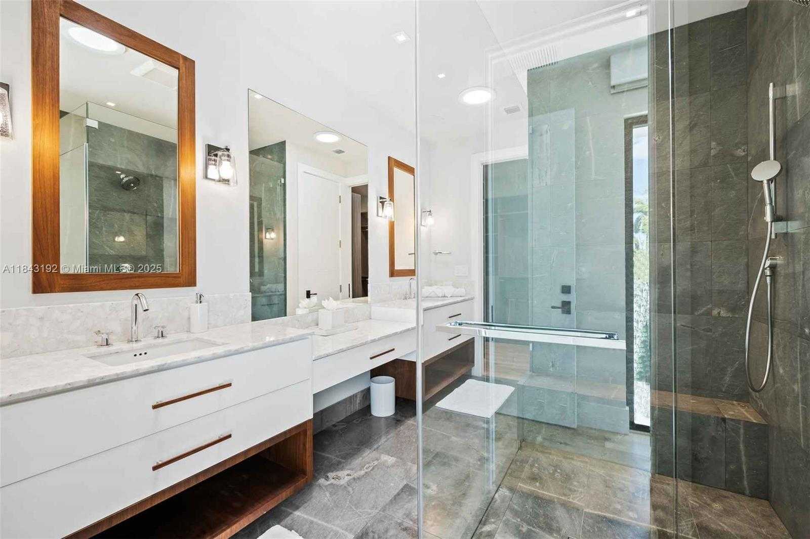 Small Image of 5288 ALTON RD, Miami Beach Number 20