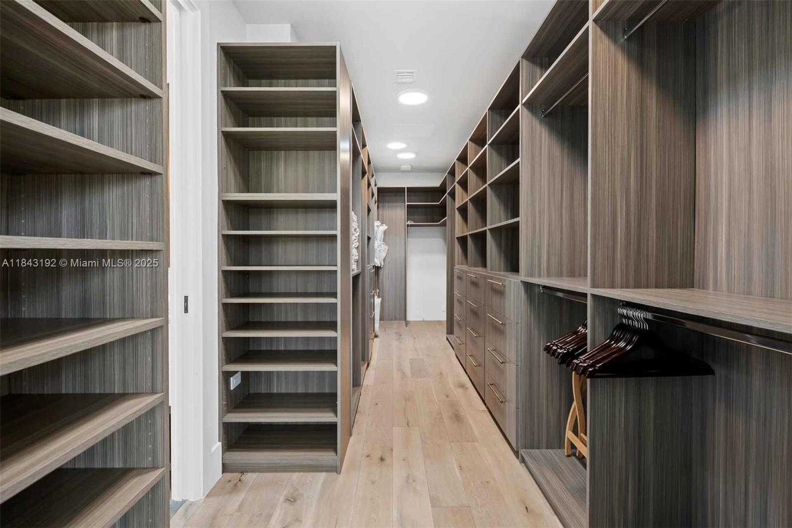 Small Image of 5288 ALTON RD, Miami Beach Number 24