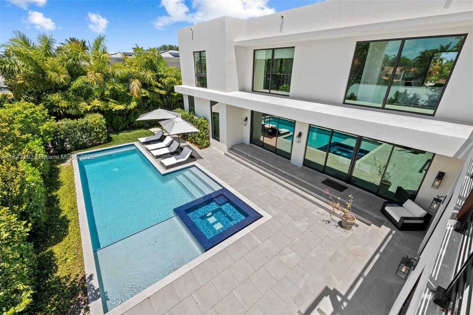 Small Image of 5288 ALTON RD, Miami Beach Number 27