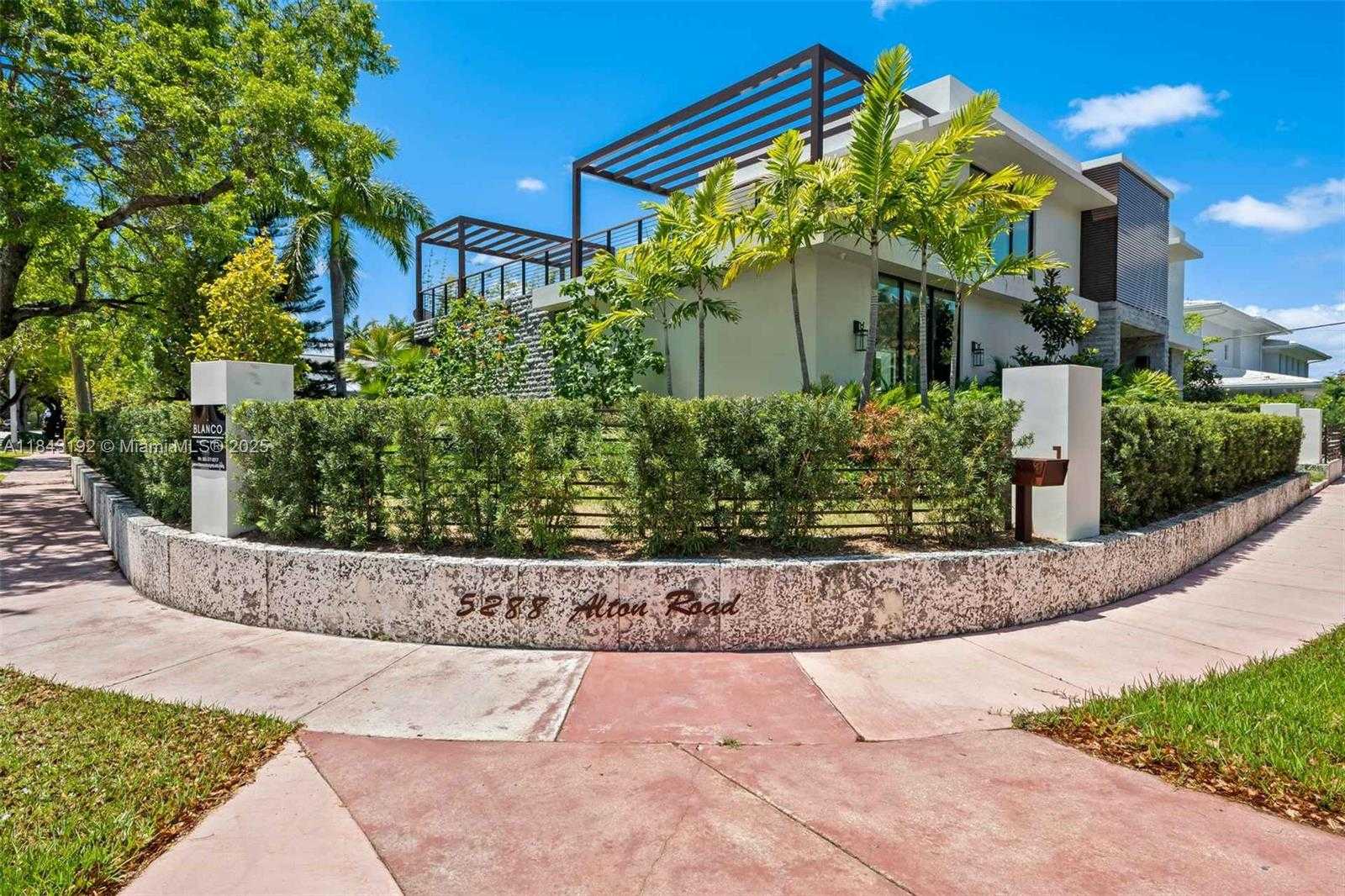 Small Image of 5288 ALTON RD, Miami Beach Number 33