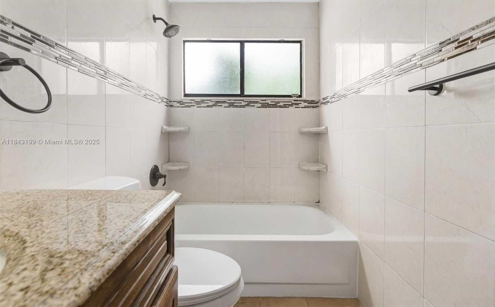 Small Image of 605 LAUREL WAY, North Lauderdale Number 11