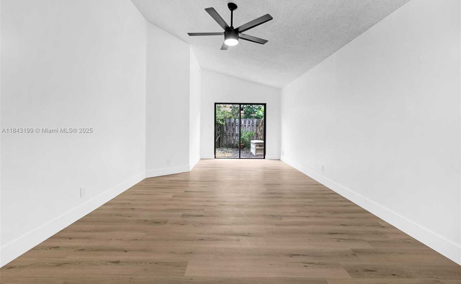 Small Image of 605 LAUREL WAY, North Lauderdale Number 13