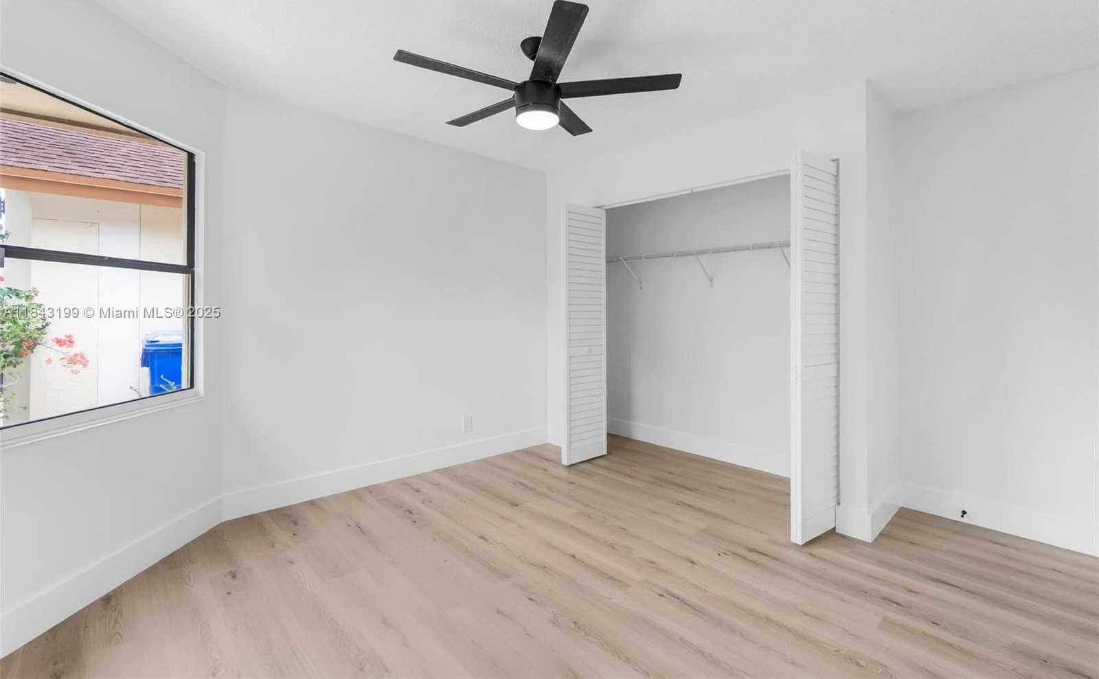 Small Image of 605 LAUREL WAY, North Lauderdale Number 20