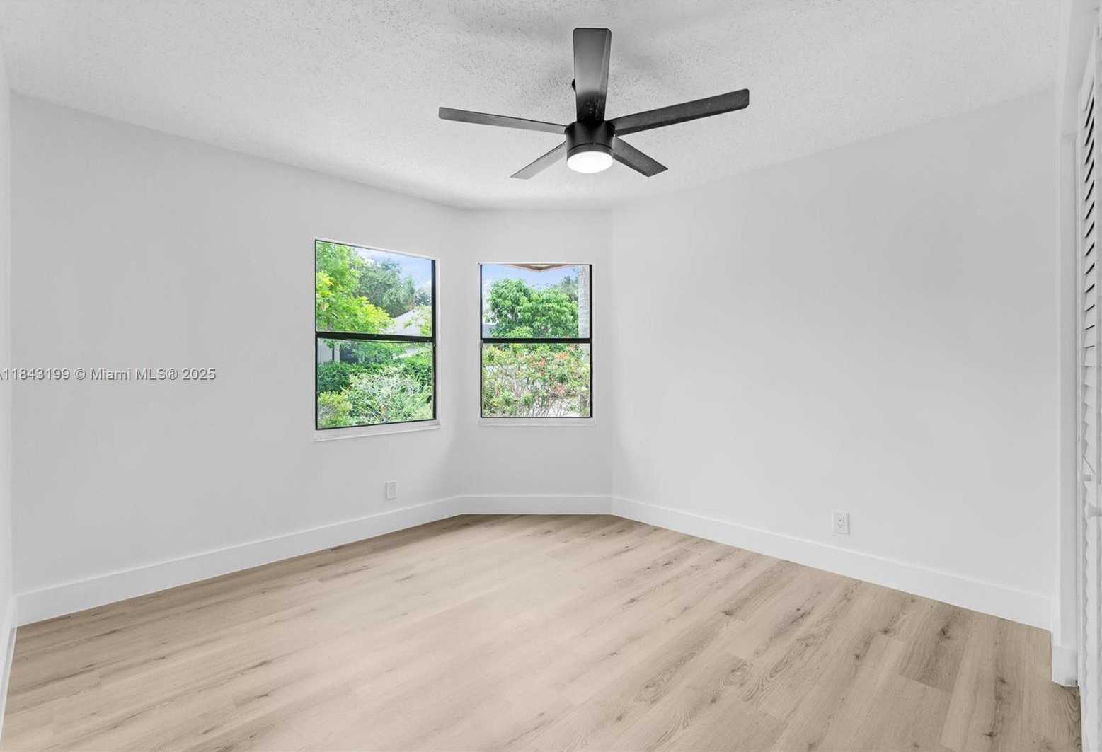 Small Image of 605 LAUREL WAY, North Lauderdale Number 21