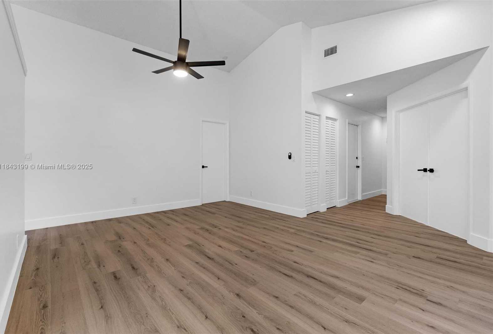 Small Image of 605 LAUREL WAY, North Lauderdale Number 6