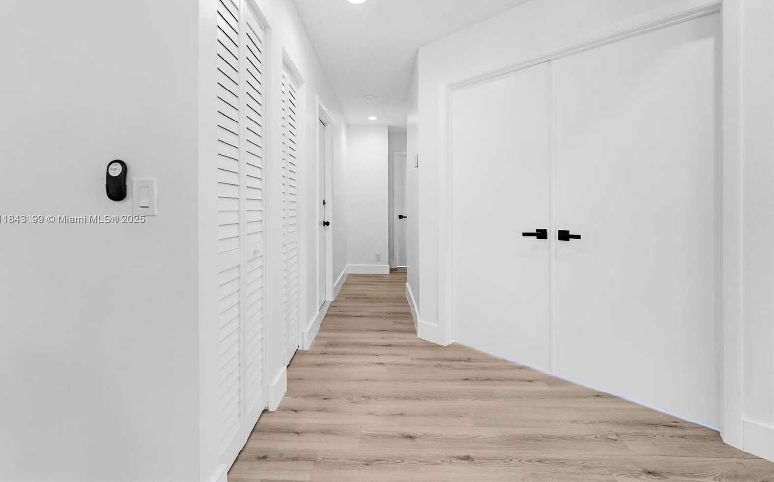 Small Image of 605 LAUREL WAY, North Lauderdale Number 9
