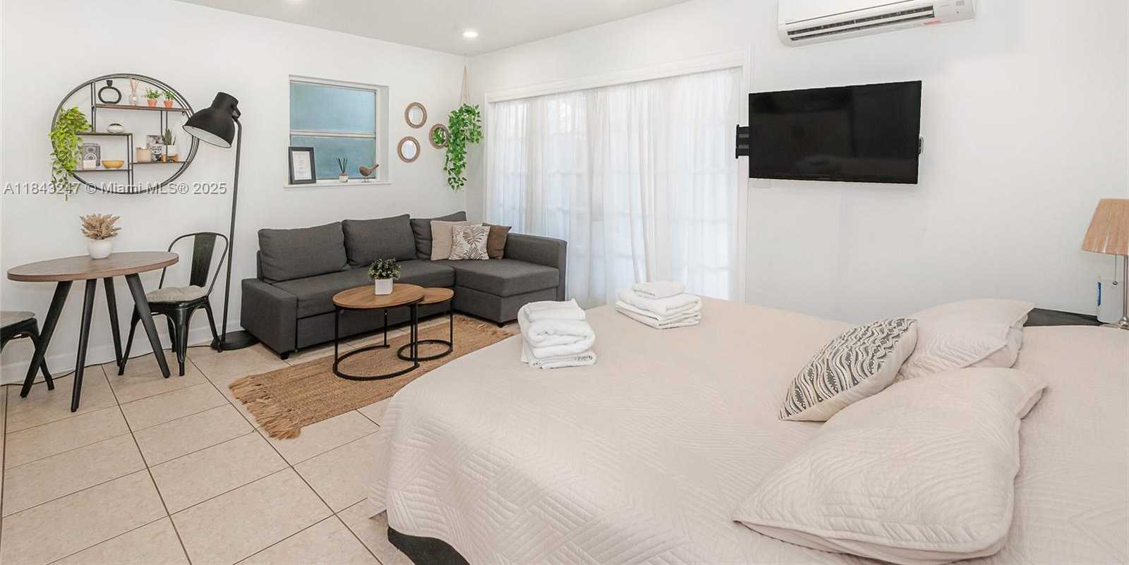 Small Image of 2506 HARDING ST, Hollywood Number 11