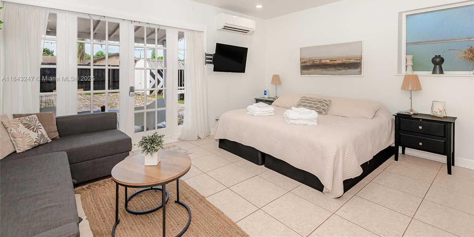 Small Image of 2506 HARDING ST, Hollywood Number 13