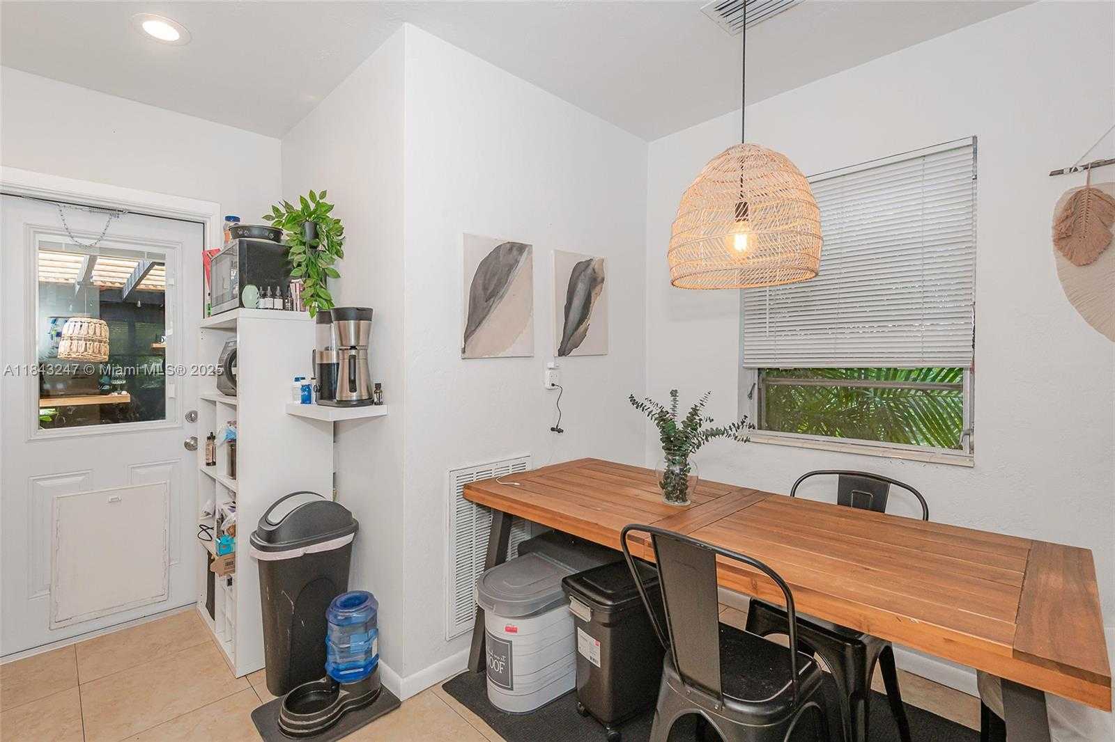 Small Image of 2506 HARDING ST, Hollywood Number 30