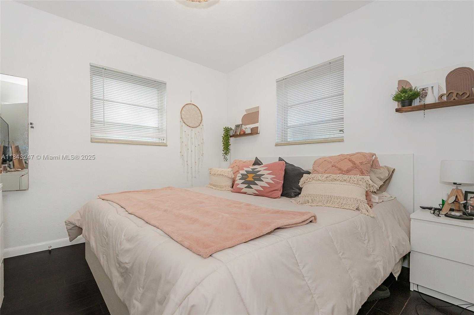 Small Image of 2506 HARDING ST, Hollywood Number 36