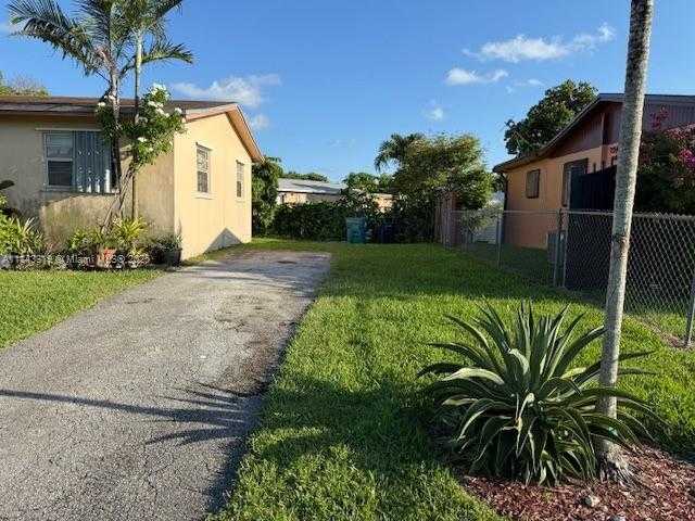 Small Image of 14374 SOUTH WEST 297TH TER, Homestead Number 2