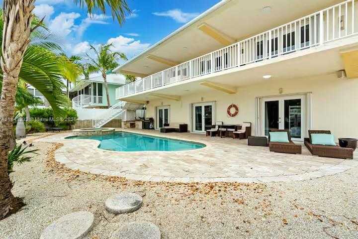 Small Image of 201 WILDWOOD CIR, Key Largo Number 2