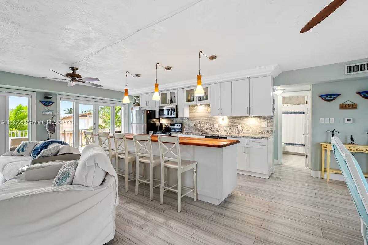 Small Image of 201 WILDWOOD CIR, Key Largo Number 20