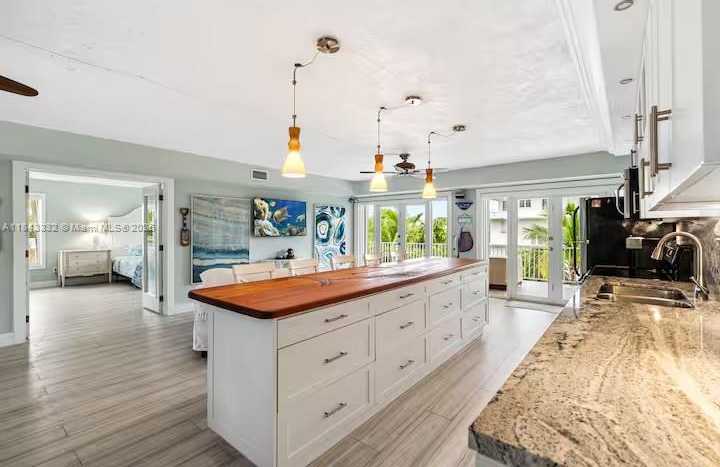 Small Image of 201 WILDWOOD CIR, Key Largo Number 21