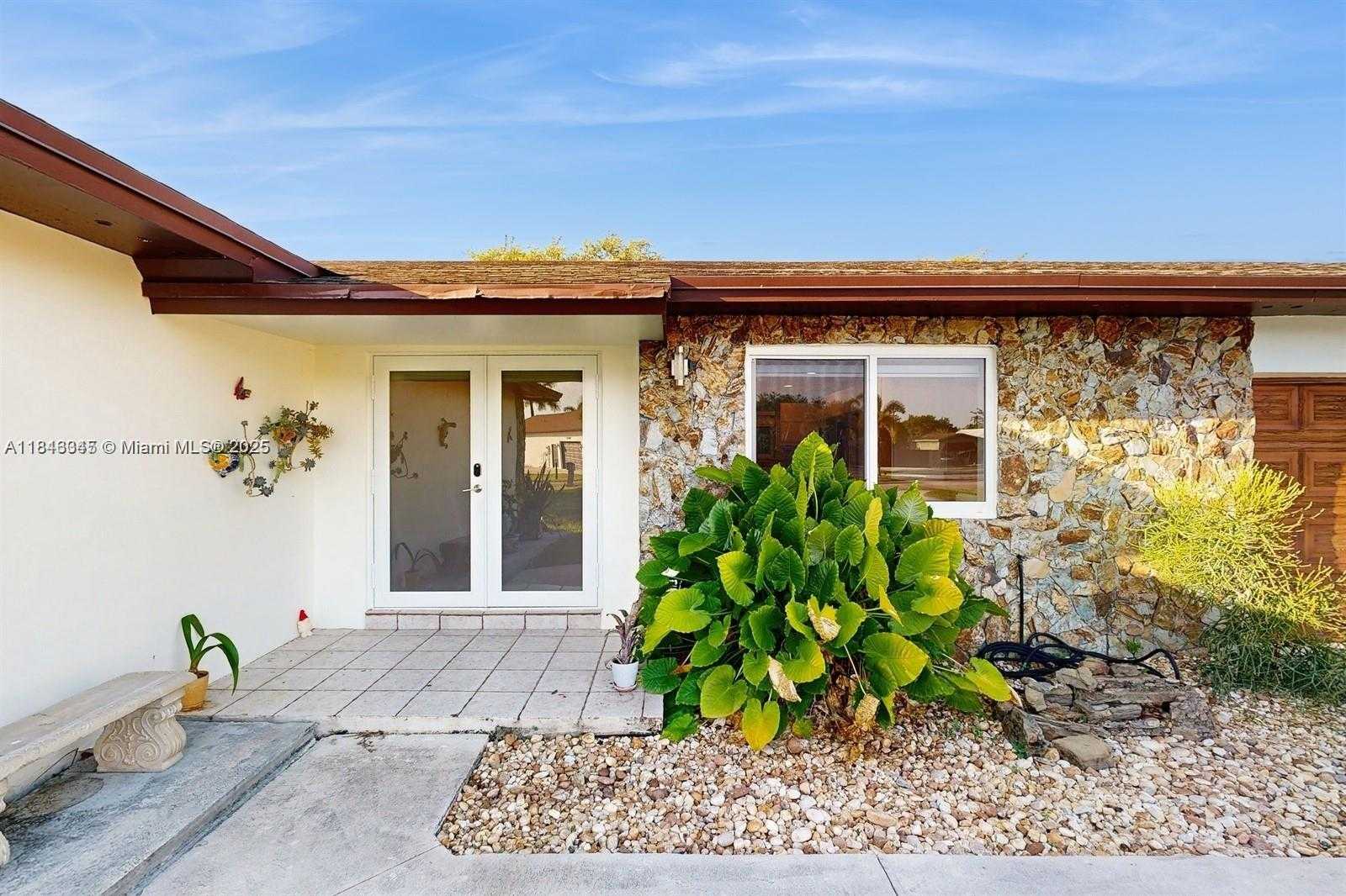 Small Image of 19520 SOUTH WEST 307TH ST, Homestead Number 5