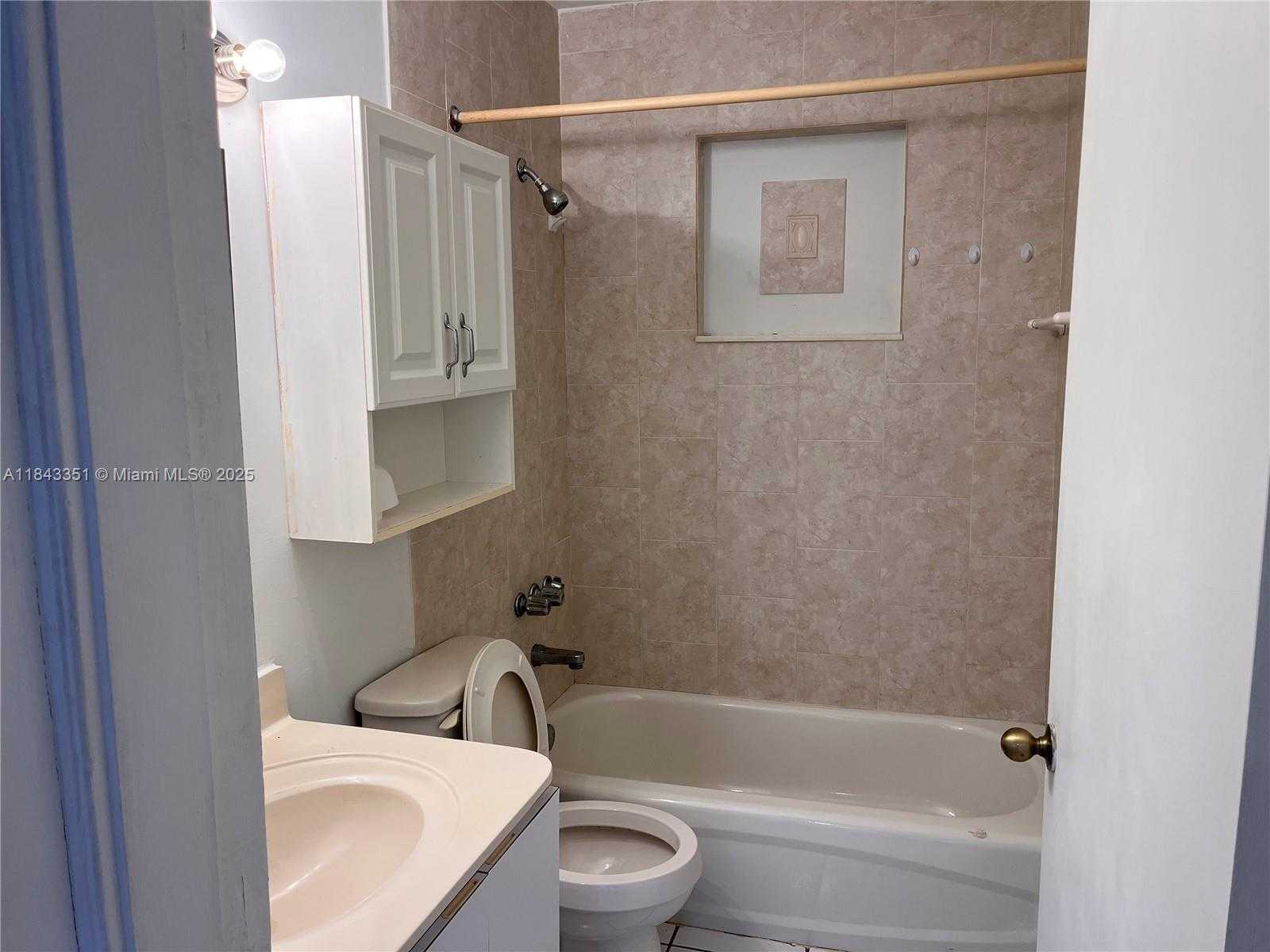 Small Image of 17320 NORTH WEST 47TH AVE, Miami Gardens Number 11