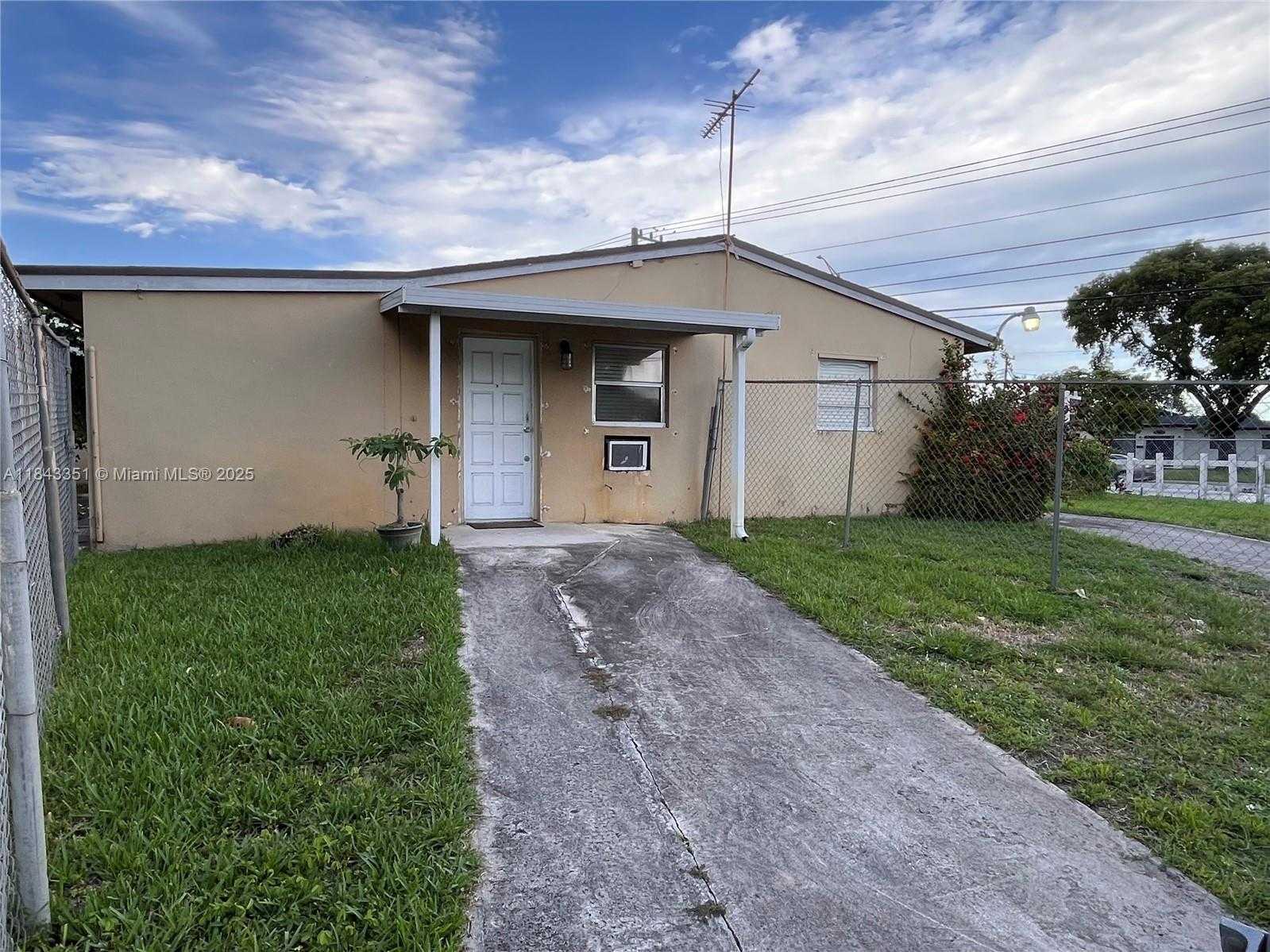 Small Image of 17320 NORTH WEST 47TH AVE, Miami Gardens Number 12