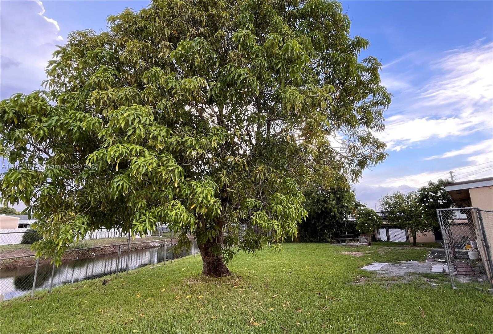 Small Image of 17320 NORTH WEST 47TH AVE, Miami Gardens Number 13