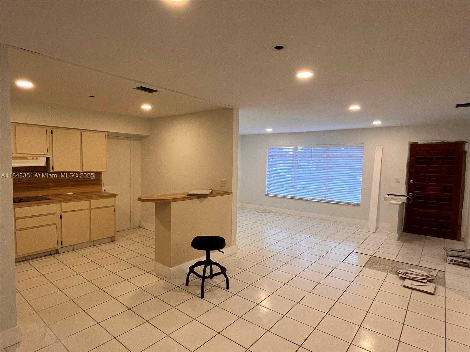 Small Image of 17320 NORTH WEST 47TH AVE, Miami Gardens Number 2