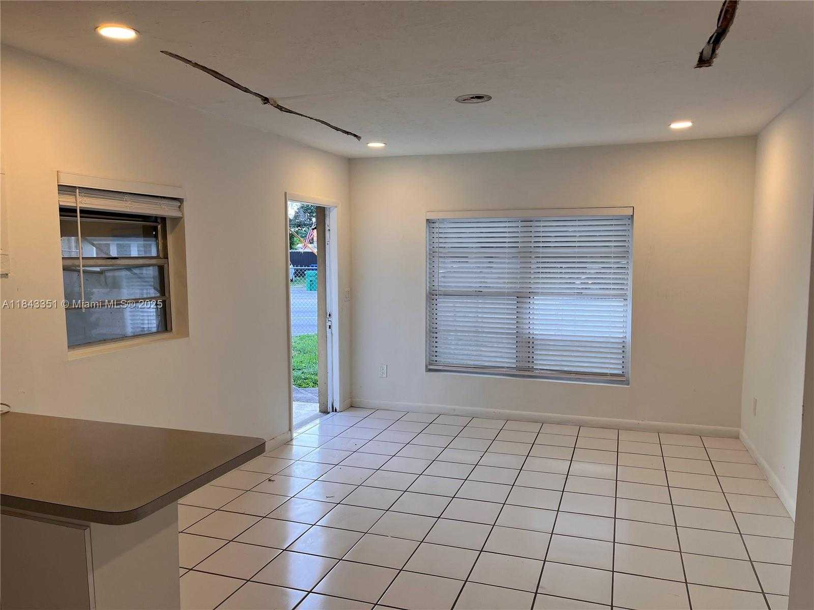 Small Image of 17320 NORTH WEST 47TH AVE, Miami Gardens Number 9