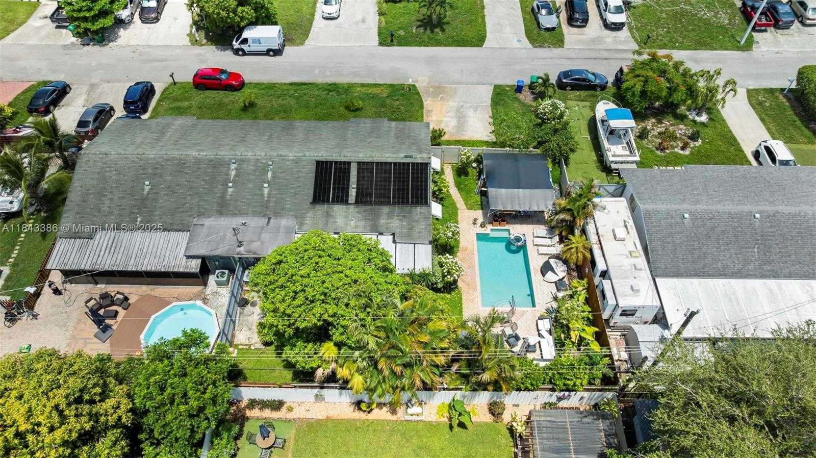 Small Image of 1912 SOUTH WEST 97TH TER, Miramar Number 21