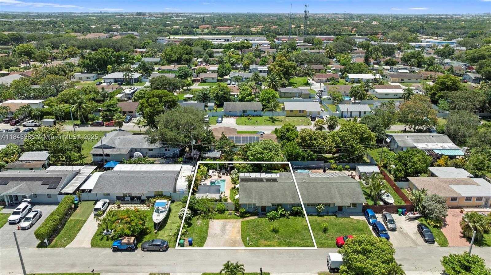 Small Image of 1912 SOUTH WEST 97TH TER, Miramar Number 26