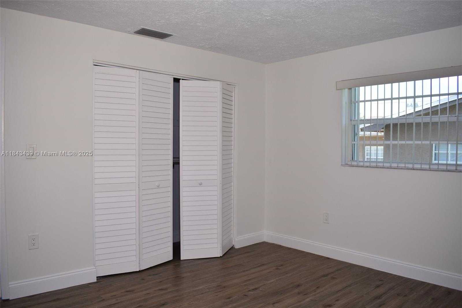 Small Image of 3041 NORTH 74TH AVE, Hollywood Number 10