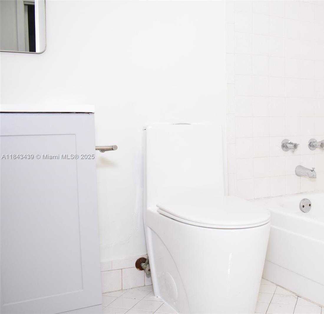 Small Image of 3041 NORTH 74TH AVE, Hollywood Number 12