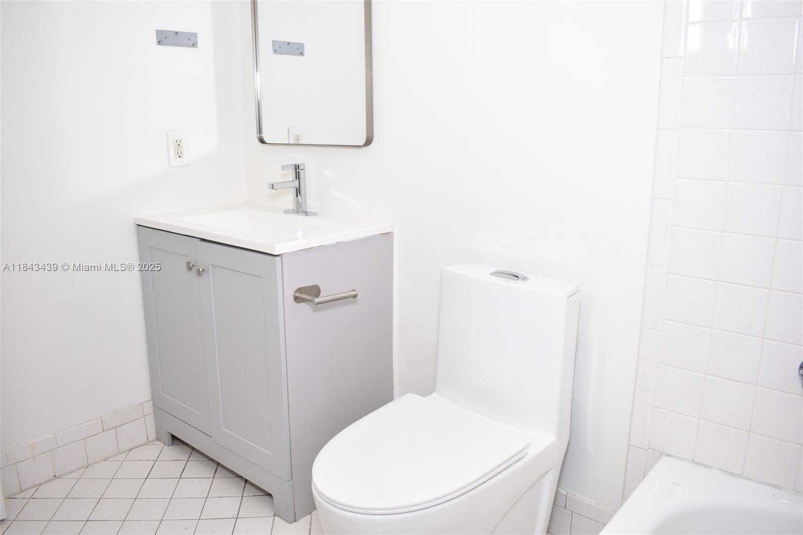 Small Image of 3041 NORTH 74TH AVE, Hollywood Number 13