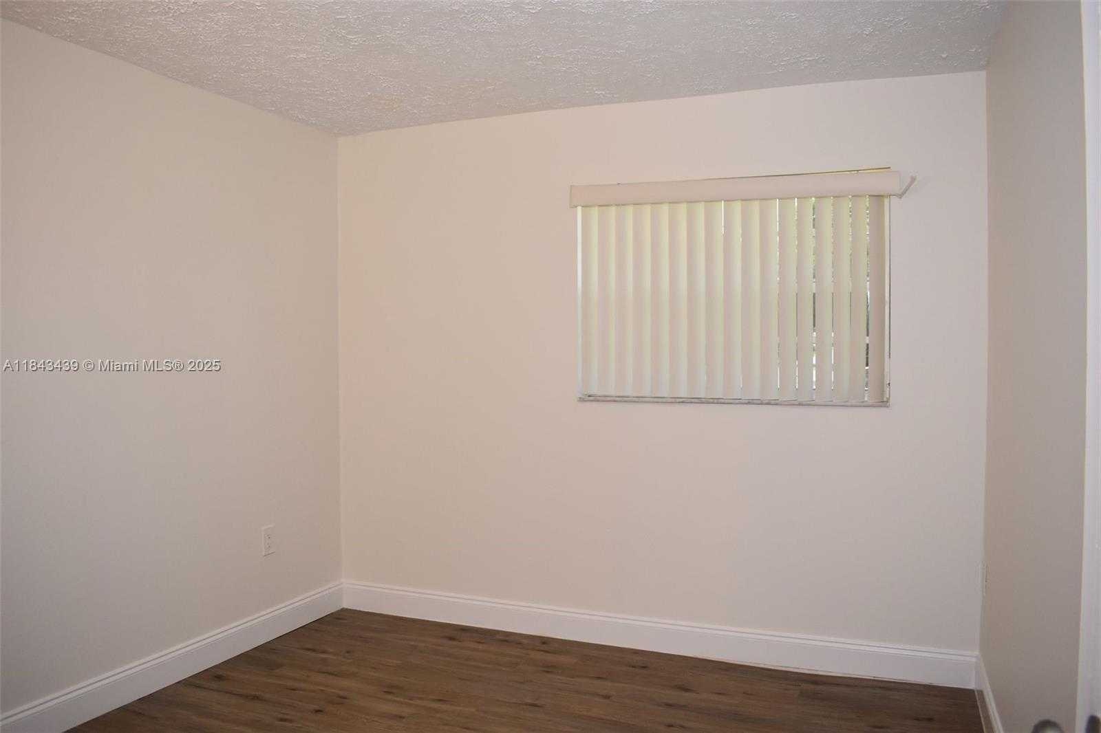 Small Image of 3041 NORTH 74TH AVE, Hollywood Number 17