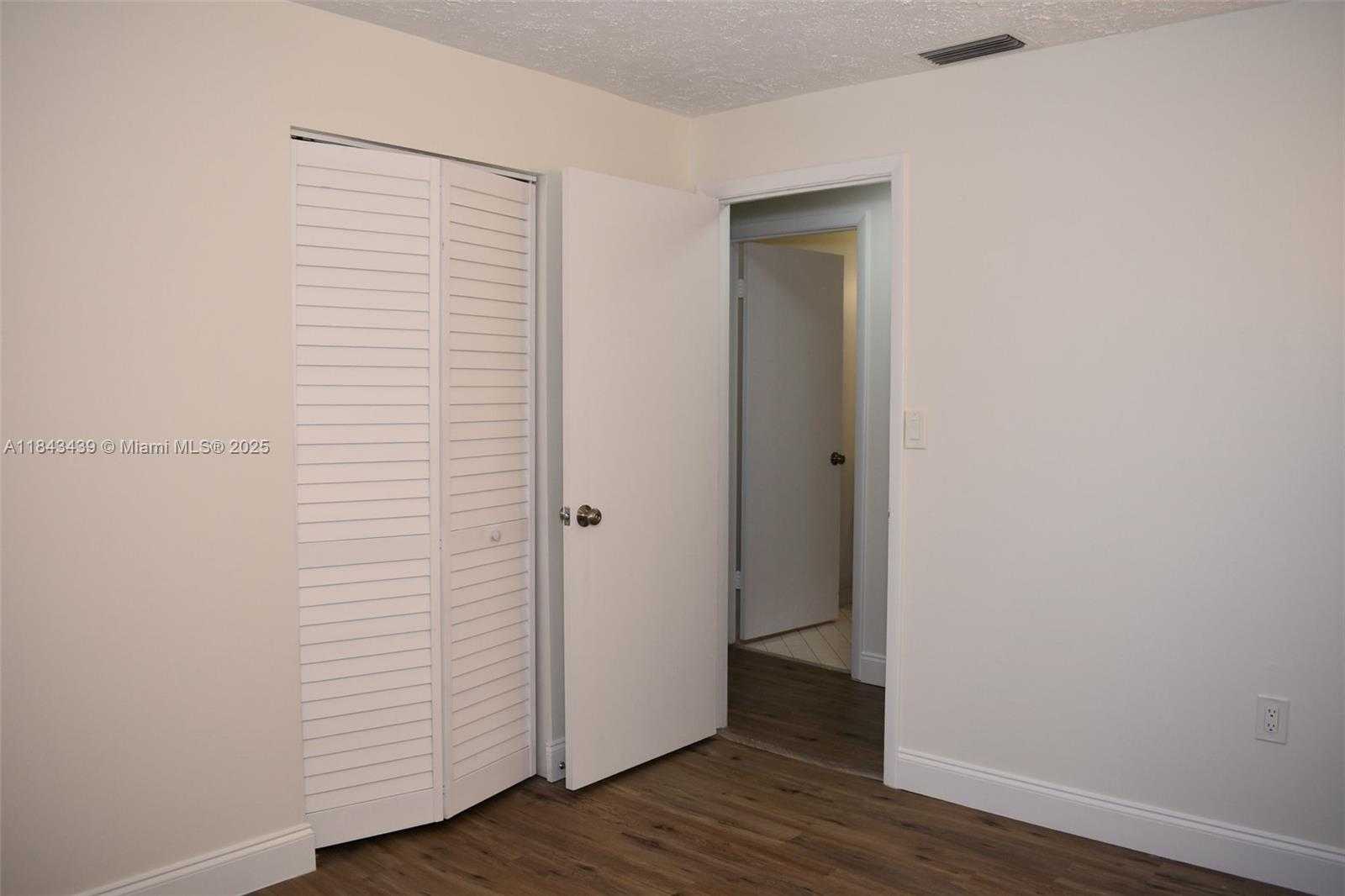 Small Image of 3041 NORTH 74TH AVE, Hollywood Number 18