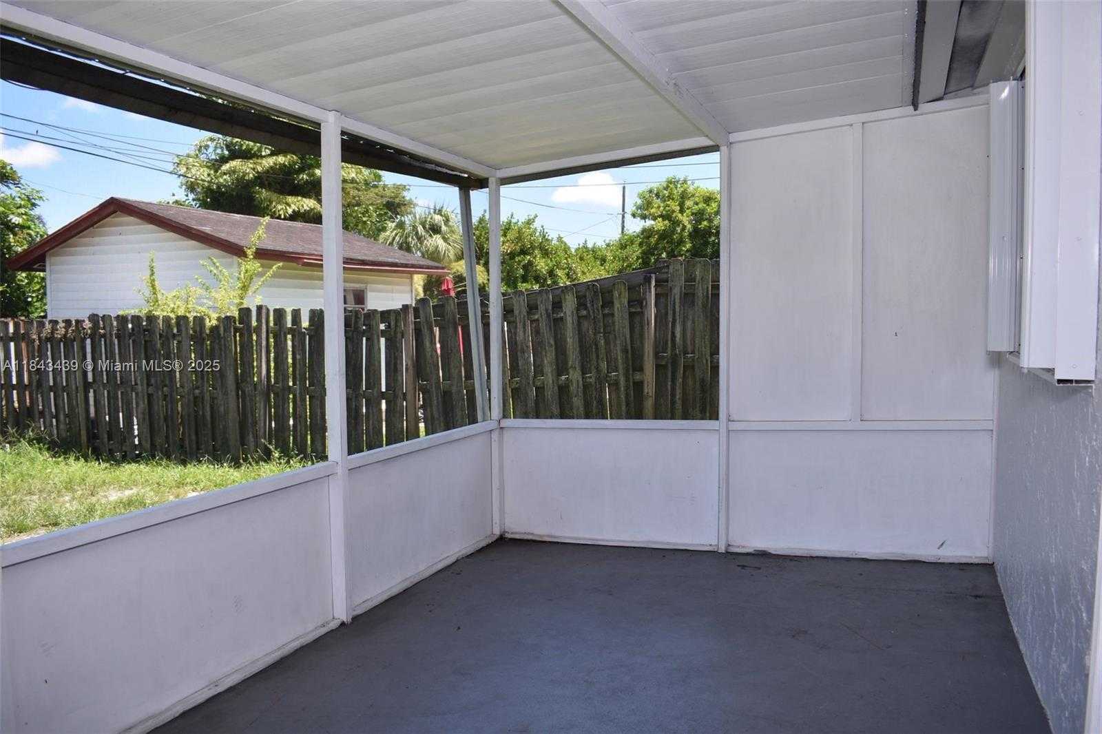 Small Image of 3041 NORTH 74TH AVE, Hollywood Number 20