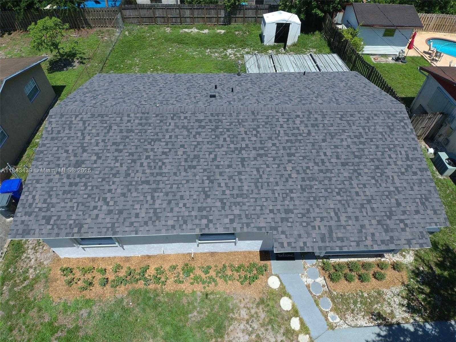 Small Image of 3041 NORTH 74TH AVE, Hollywood Number 26