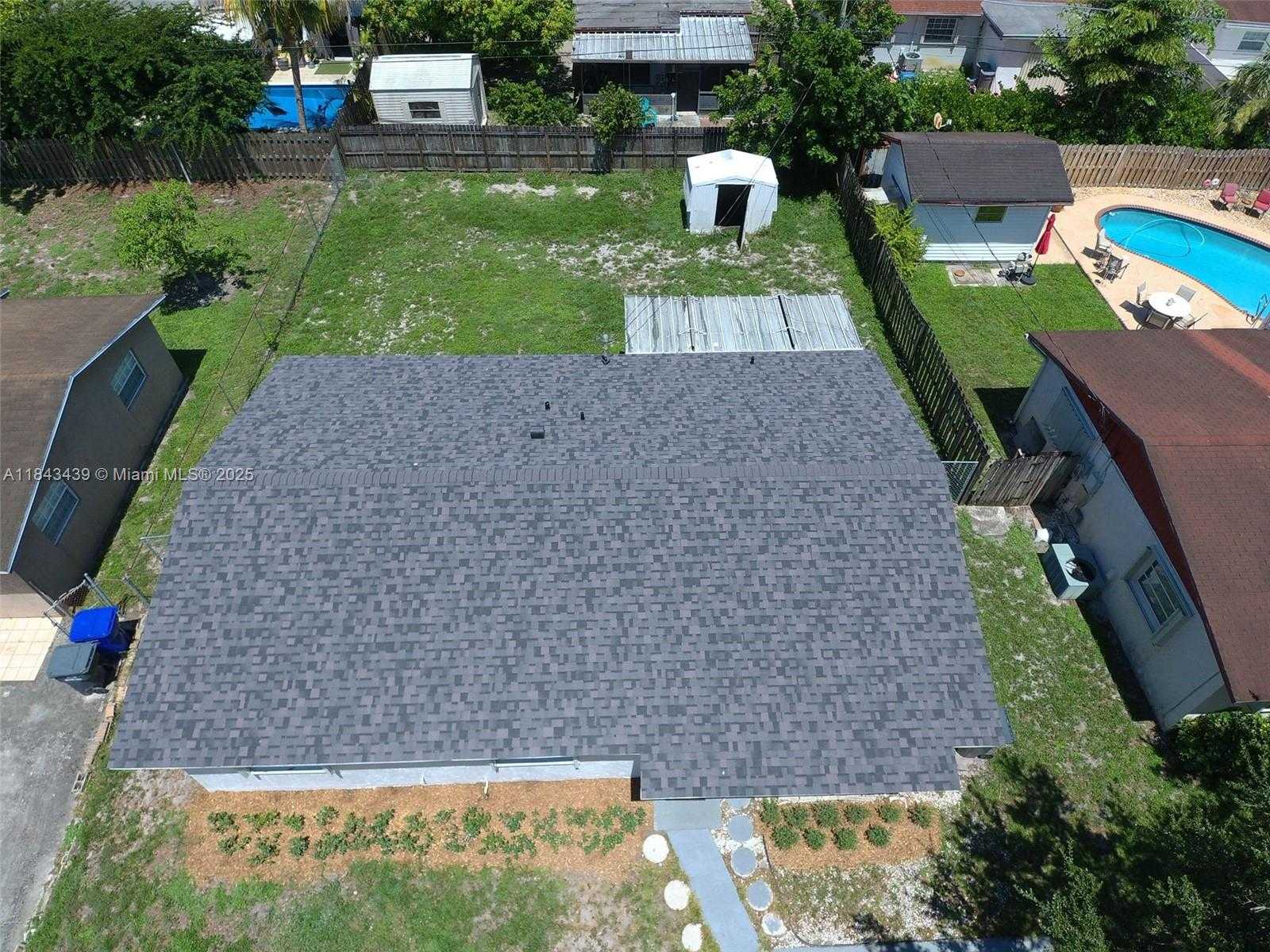 Small Image of 3041 NORTH 74TH AVE, Hollywood Number 27