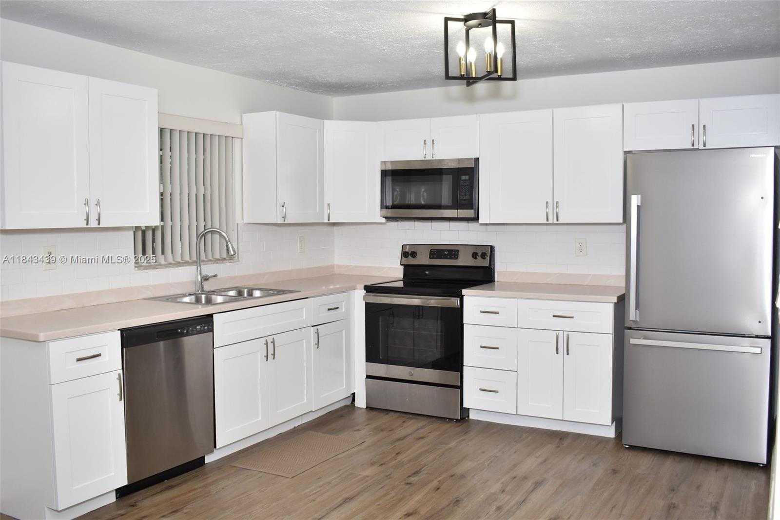 Small Image of 3041 NORTH 74TH AVE, Hollywood Number 3
