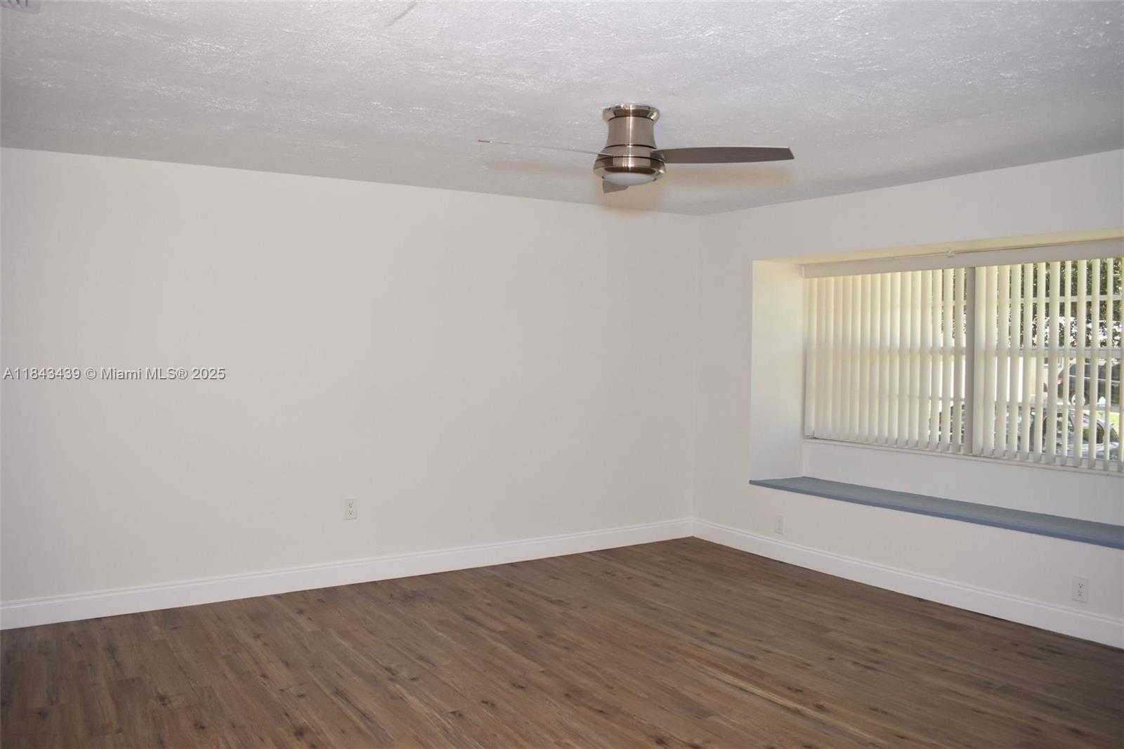 Small Image of 3041 NORTH 74TH AVE, Hollywood Number 5