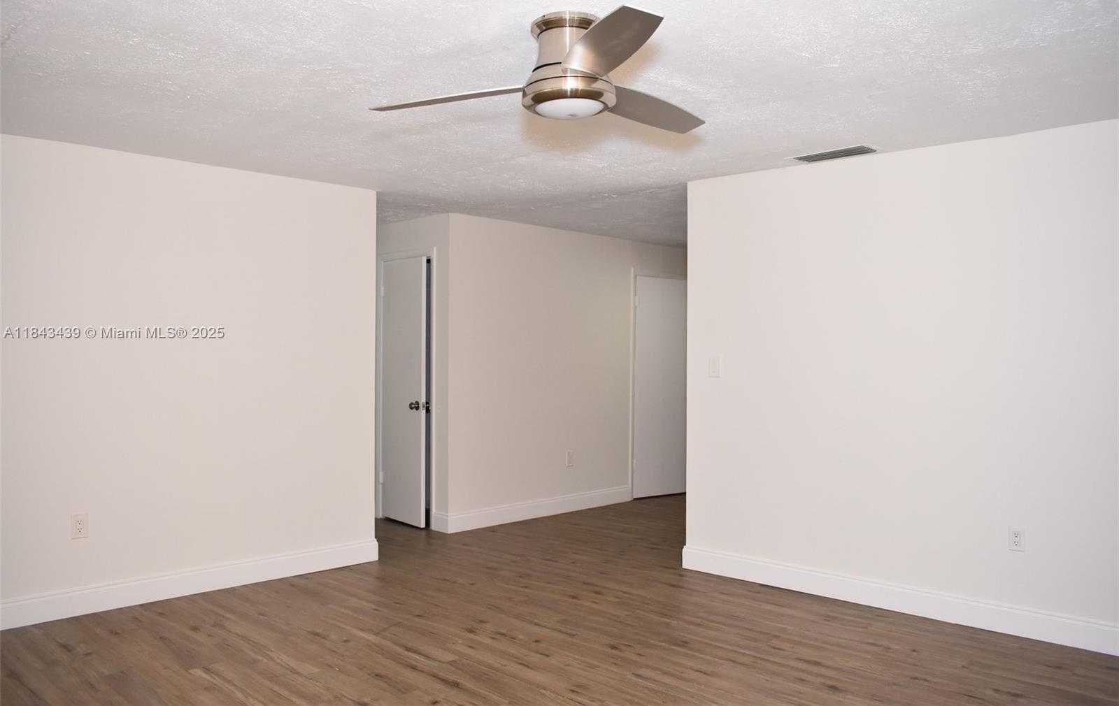Small Image of 3041 NORTH 74TH AVE, Hollywood Number 6