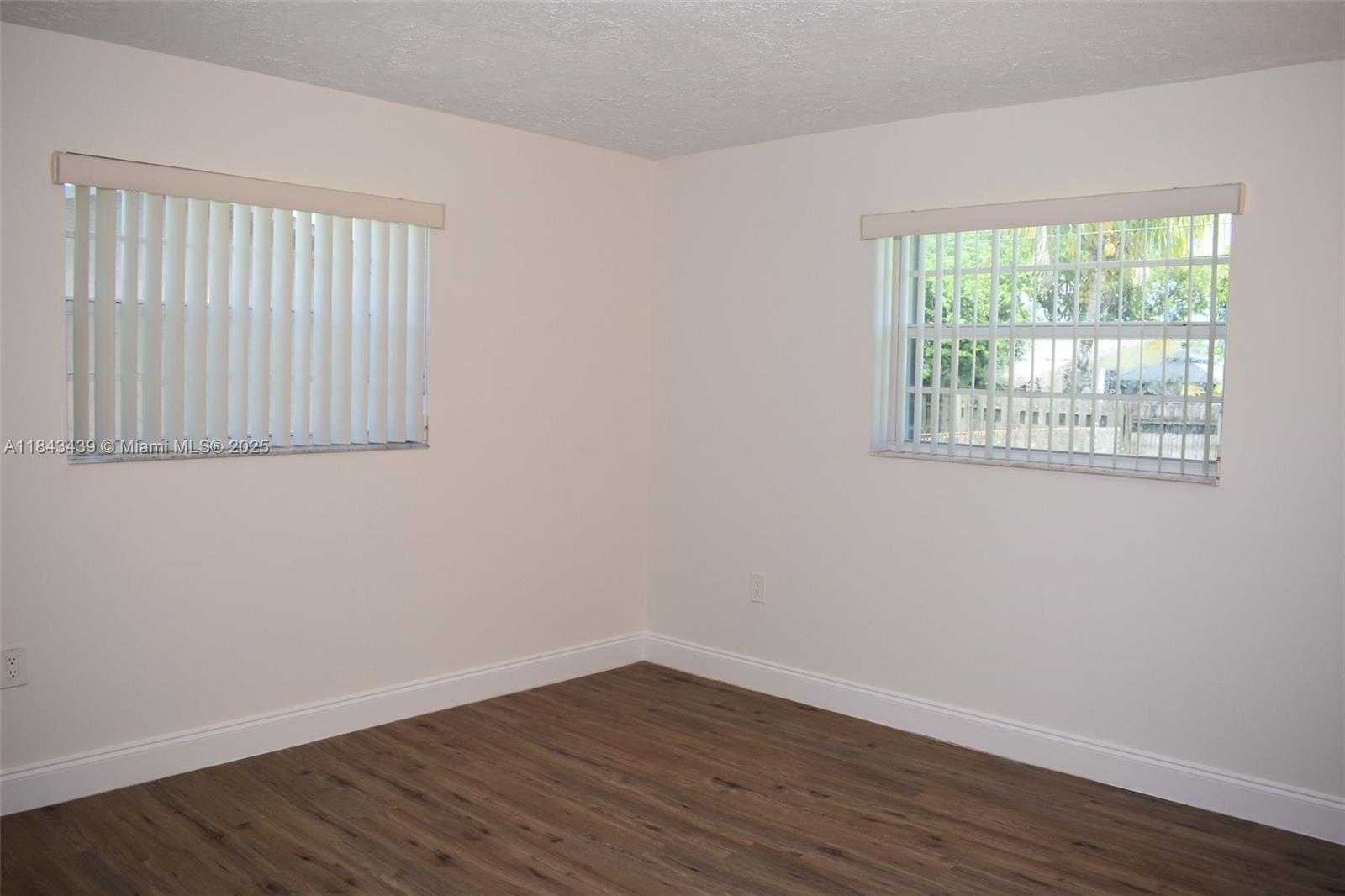 Small Image of 3041 NORTH 74TH AVE, Hollywood Number 9