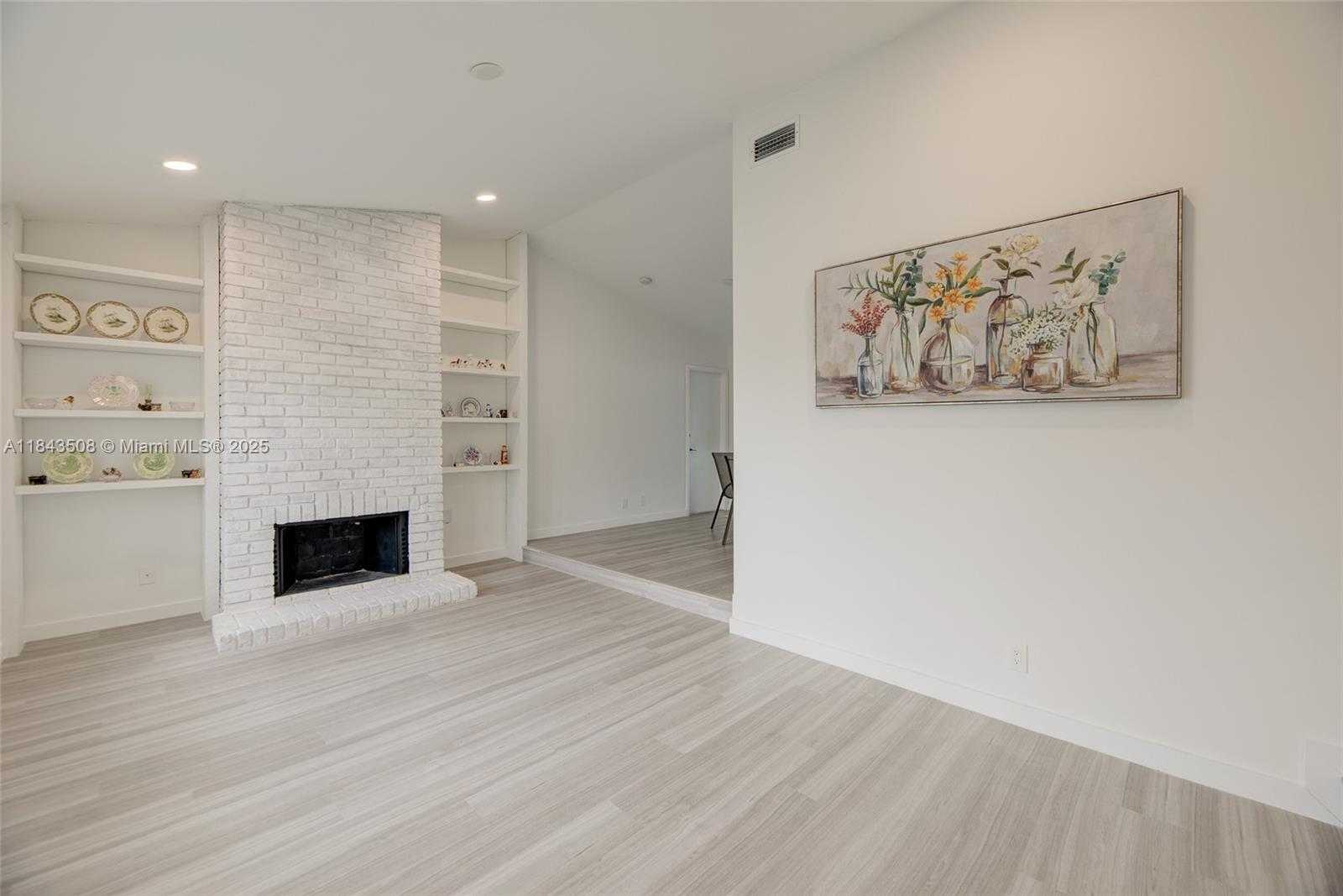 Small Image of 21553 CHIPMUNK LN, Boca Raton Number 10